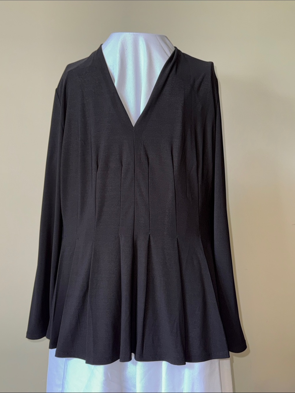 Women’s long sleeve shirt, size large White House, black market c12